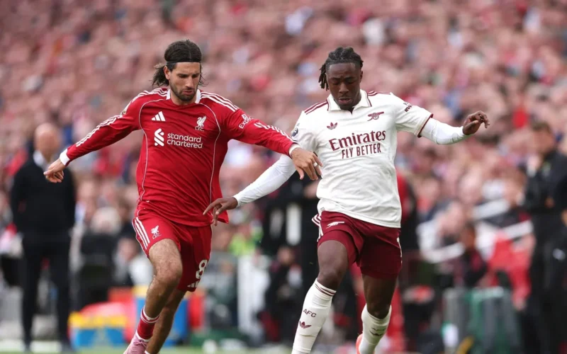 مواجهة قوية.. قنوات نقل آرسنال وليفربول في البريميرليغ 2025-2026 عبر الإنترنت